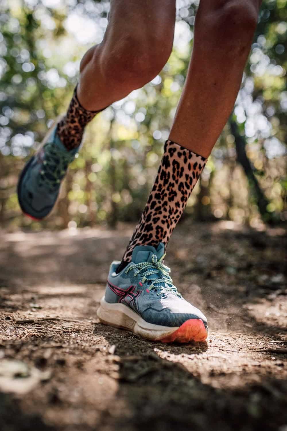 🟡🧦 Sox Golden Leopard Crew Socks: ¡Atrévete a destacar con el estampado más salvaje del año! 🐆🔥