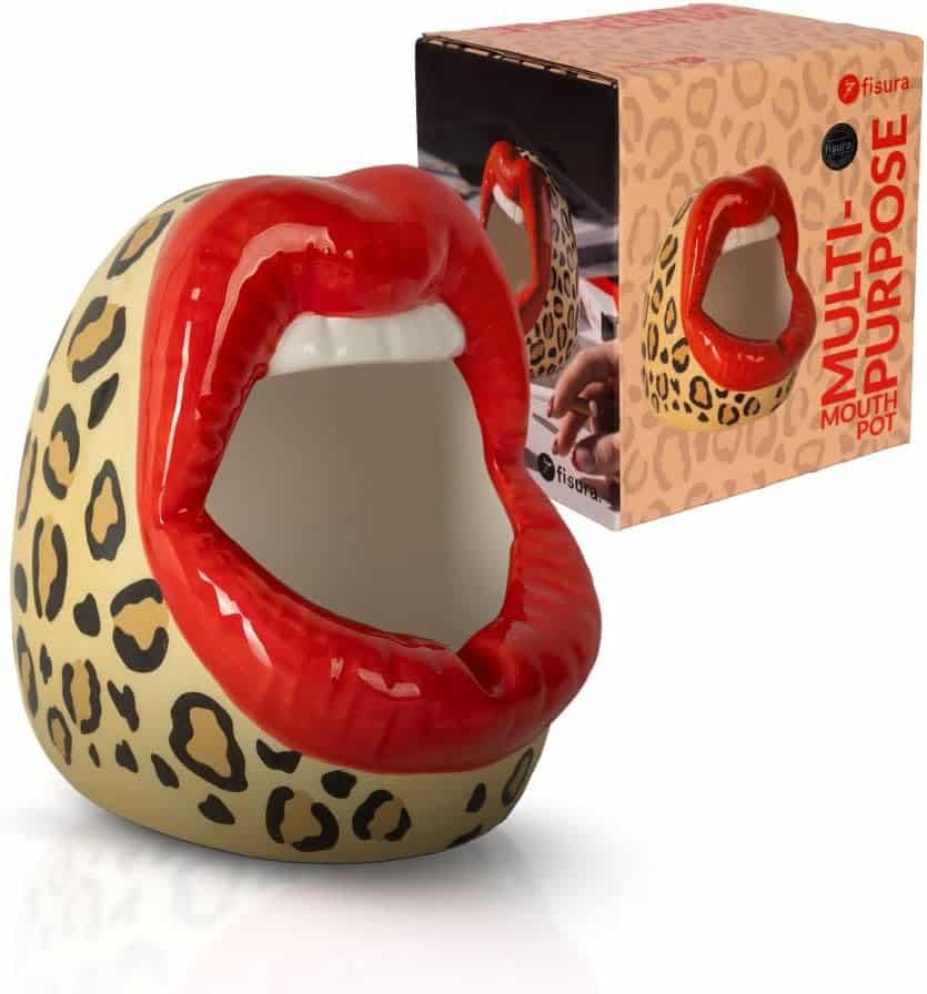 Fisura revoluciona la decoración con su cenicero "boca" de leopardo: el toque salvaje que tu hogar necesita 🐾💥